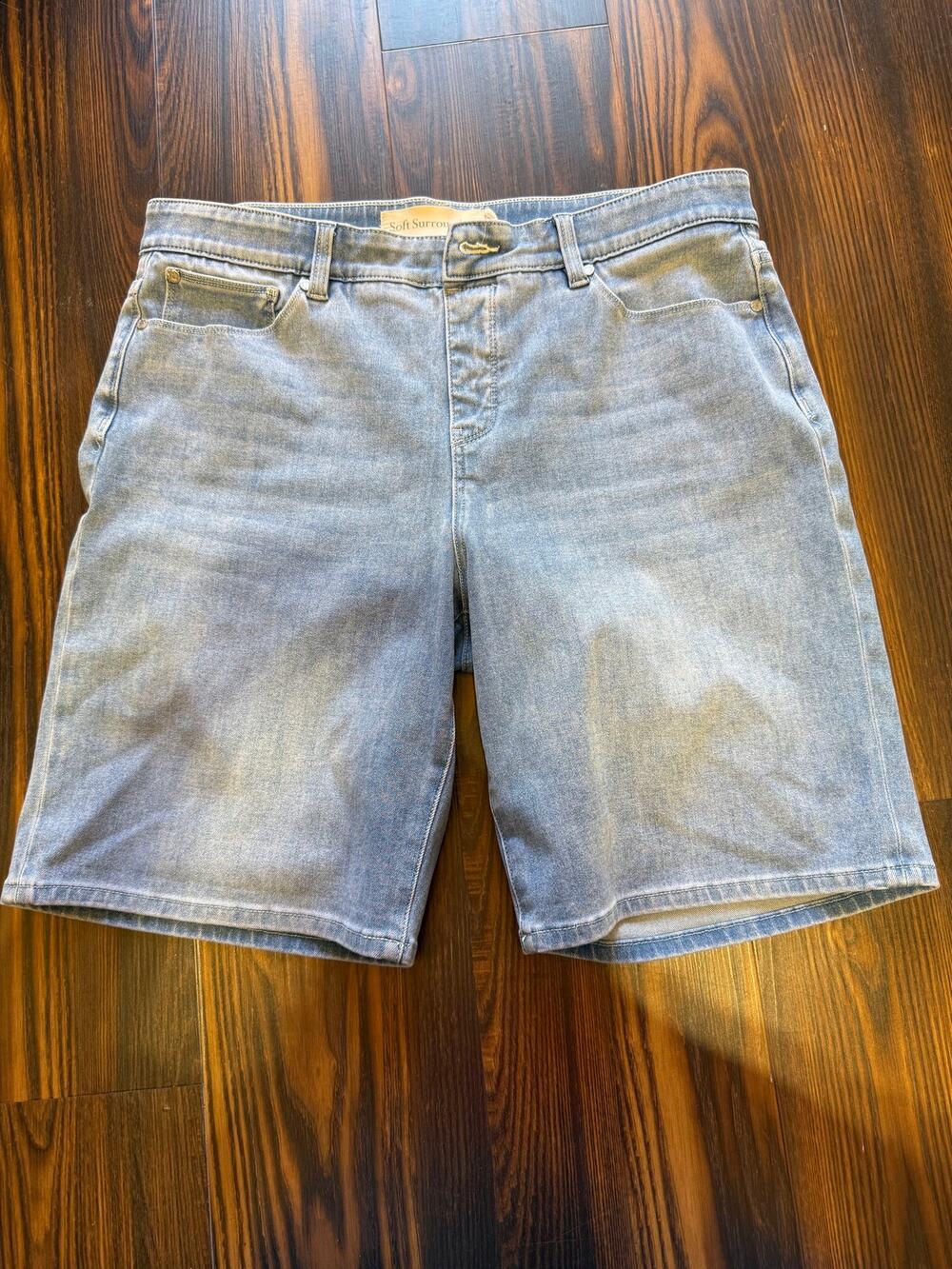 Soft Surroundings Ultimate Denim Pull On Bermuda Shorts Size L